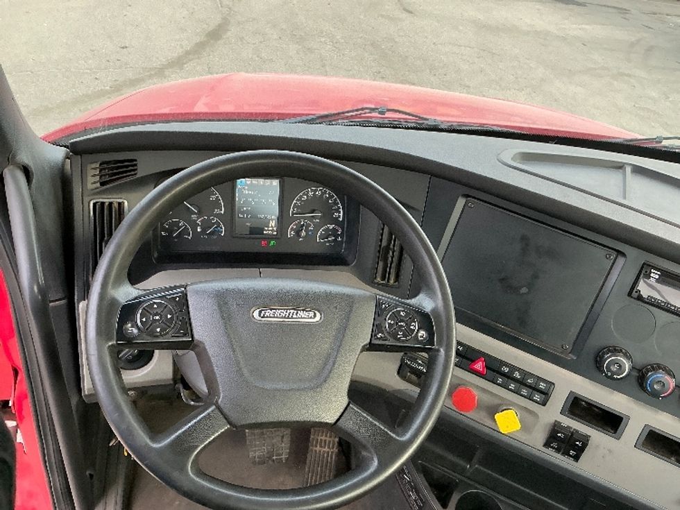 Day Cab Tractor-Heavy Duty Tractors-Freightliner-2019-T12642ST-Fresno-CA-198,592\n\t\tmiles-$ 46,000 - Image 11