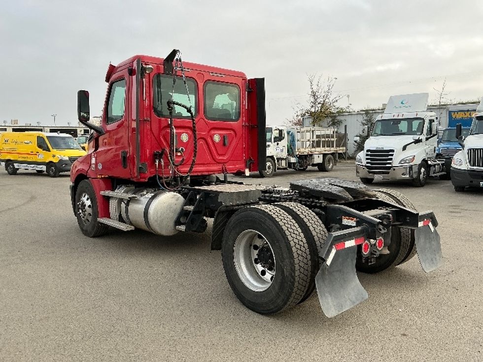 Day Cab Tractor-Heavy Duty Tractors-Freightliner-2019-T12642ST-Fresno-CA-198,592\n\t\tmiles-$ 46,000 - Image 5
