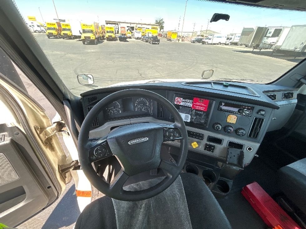 Day Cab Tractor-Heavy Duty Tractors-Freightliner-2019-T12642ST-Fresno-CA-245,244\n\t\tmiles-$ 53,500 - Image 11