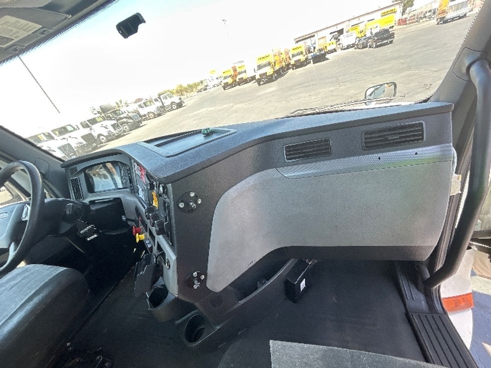 Day Cab Tractor-Heavy Duty Tractors-Freightliner-2019-T12642ST-Fresno-CA-245,244\n\t\tmiles-$ 53,500 - Image 13
