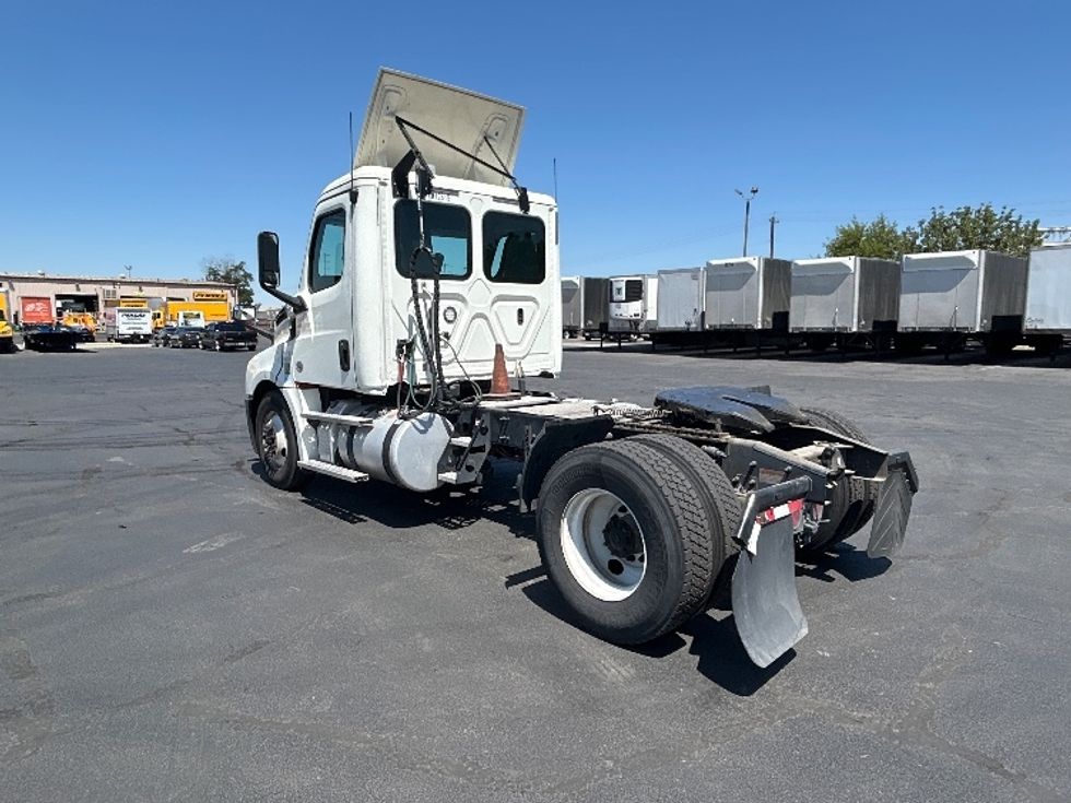 Day Cab Tractor-Heavy Duty Tractors-Freightliner-2019-T12642ST-Fresno-CA-245,244\n\t\tmiles-$ 53,500 - Image 5