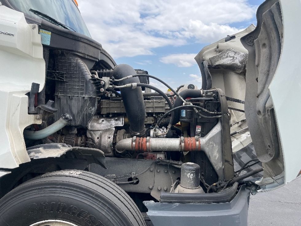 Day Cab Tractor-Heavy Duty Tractors-Freightliner-2019-T12642ST-Fresno-CA-401,484\n\t\tmiles-$ 32,250 - Image 15