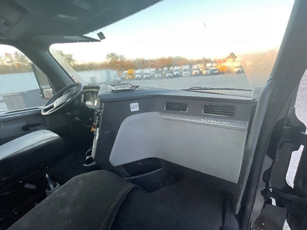 Day Cab Tractor-Heavy Duty Tractors-Freightliner-2019-T12642ST-Garden City-GA-256,799\n\t\tmiles-$ 43,750 - Image 13