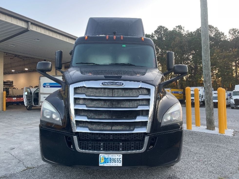 Day Cab Tractor-Heavy Duty Tractors-Freightliner-2019-T12642ST-Garden City-GA-256,799\n\t\tmiles-$ 43,750 - Image 2