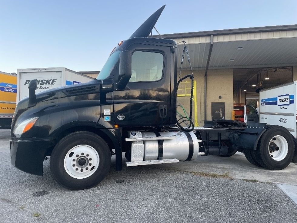 Day Cab Tractor-Heavy Duty Tractors-Freightliner-2019-T12642ST-Garden City-GA-256,799\n\t\tmiles-$ 43,750 - Image 4