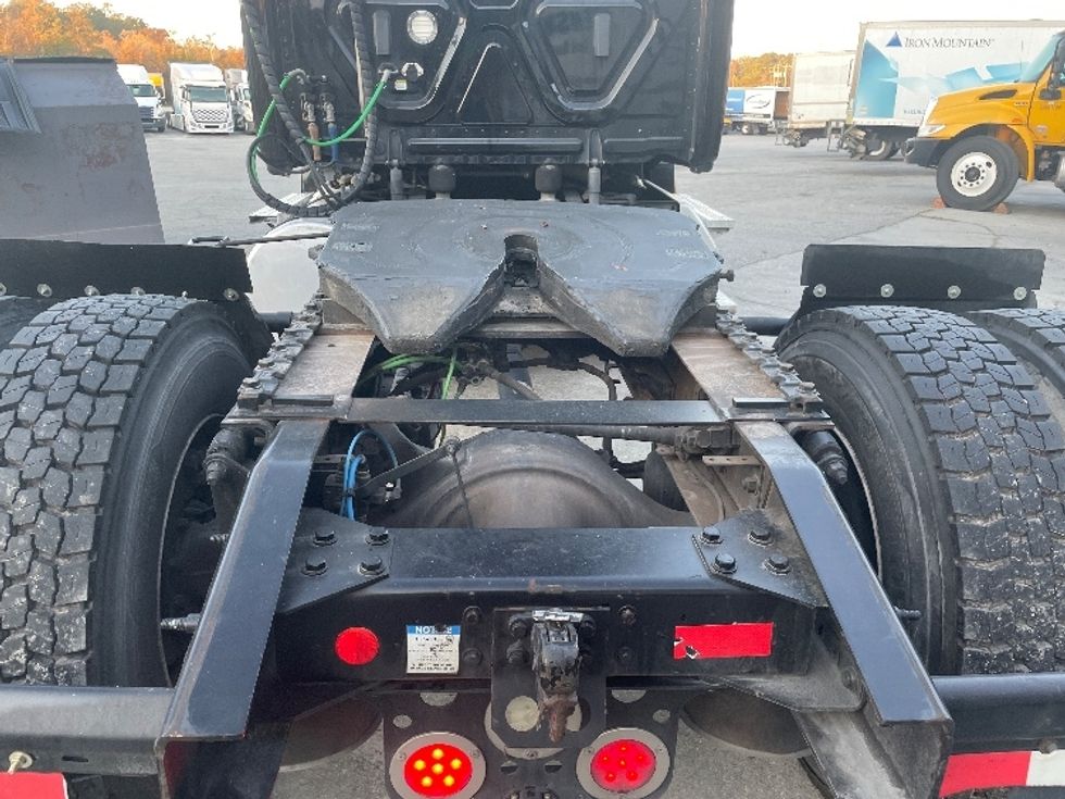 Day Cab Tractor-Heavy Duty Tractors-Freightliner-2019-T12642ST-Garden City-GA-256,799\n\t\tmiles-$ 43,750 - Image 6