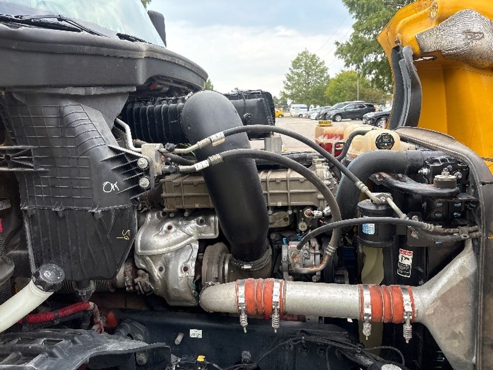 Day Cab Tractor-Heavy Duty Tractors-Freightliner-2019-T12642ST-Garland-TX-324,811\n\t\tmiles-$ 40,000 - Image 15