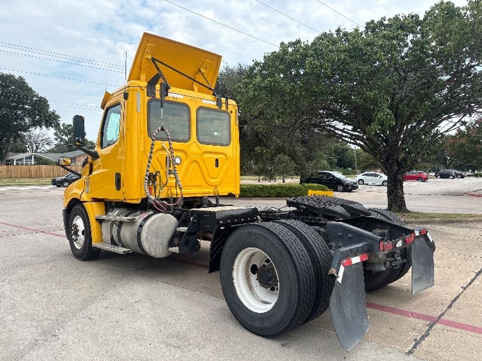 Day Cab Tractor-Heavy Duty Tractors-Freightliner-2019-T12642ST-Garland-TX-324,811\n\t\tmiles-$ 40,000 - Image 5