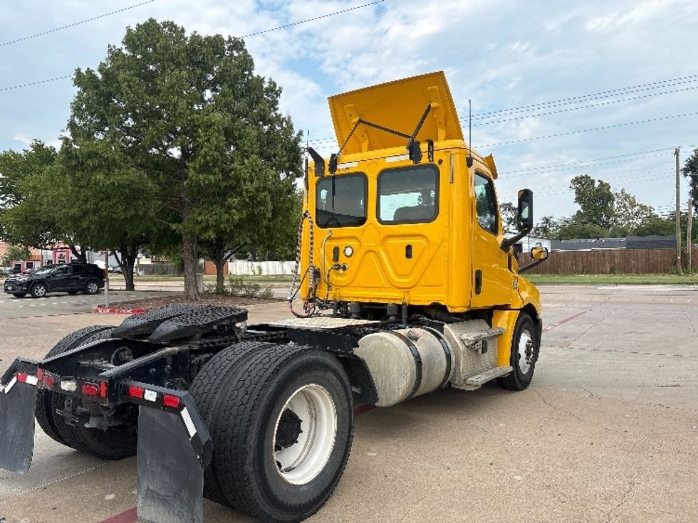 Day Cab Tractor-Heavy Duty Tractors-Freightliner-2019-T12642ST-Garland-TX-324,811\n\t\tmiles-$ 40,000 - Image 7