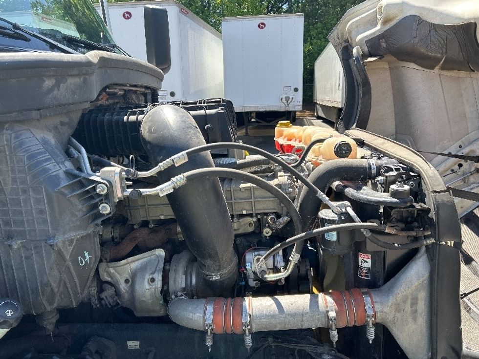 Day Cab Tractor-Heavy Duty Tractors-Freightliner-2019-T12642ST-Garner-NC-387,794\n\t\tmiles-$ 37,250 - Image 15