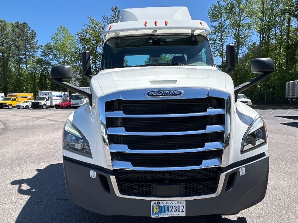 Day Cab Tractor-Heavy Duty Tractors-Freightliner-2019-T12642ST-Garner-NC-387,794\n\t\tmiles-$ 37,250 - Image 2