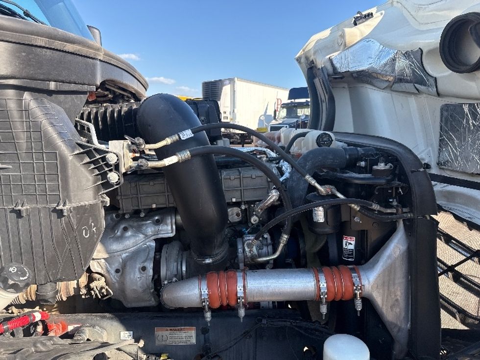 Day Cab Tractor-Heavy Duty Tractors-Freightliner-2019-T12642ST-Grand Prairie-TX-122,723\n\t\tmiles-$ 55,500 - Image 15