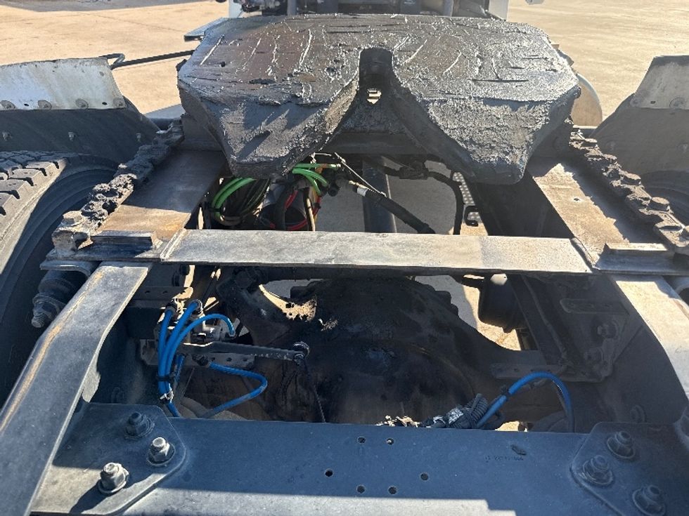 Day Cab Tractor-Heavy Duty Tractors-Freightliner-2019-T12642ST-Grand Prairie-TX-122,723\n\t\tmiles-$ 55,500 - Image 6