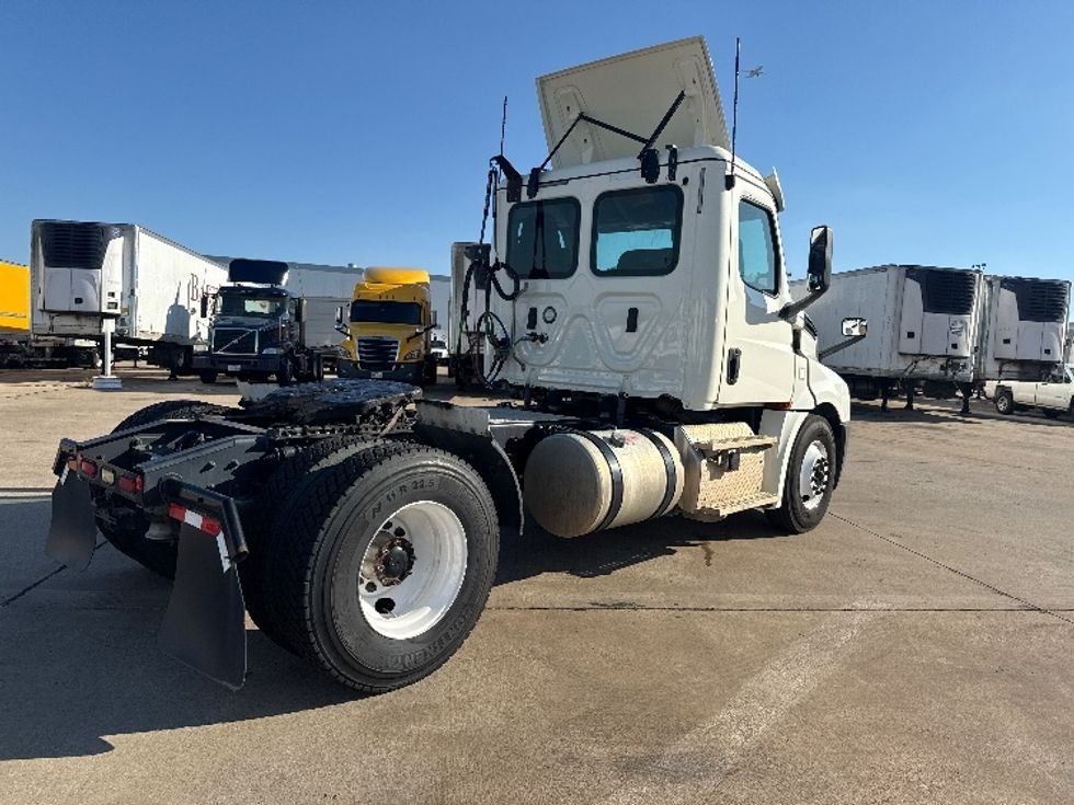 Day Cab Tractor-Heavy Duty Tractors-Freightliner-2019-T12642ST-Grand Prairie-TX-122,723\n\t\tmiles-$ 55,500 - Image 7