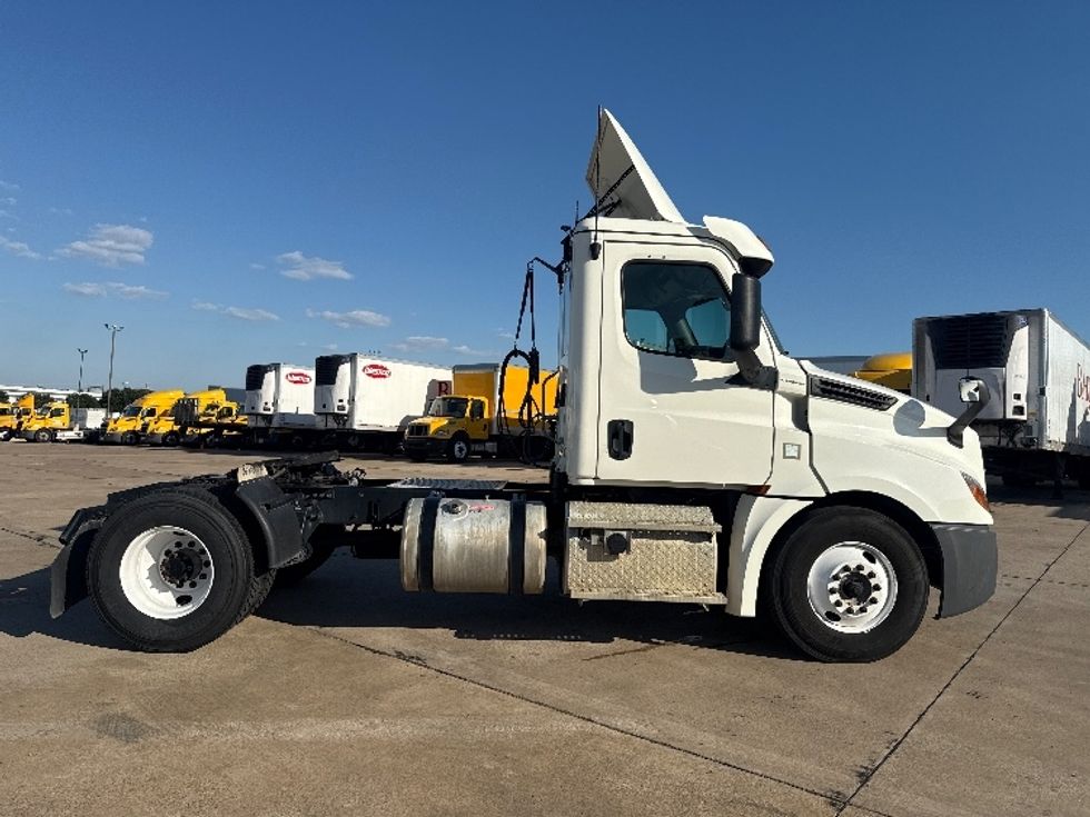 Day Cab Tractor-Heavy Duty Tractors-Freightliner-2019-T12642ST-Grand Prairie-TX-122,723\n\t\tmiles-$ 55,500 - Image 8