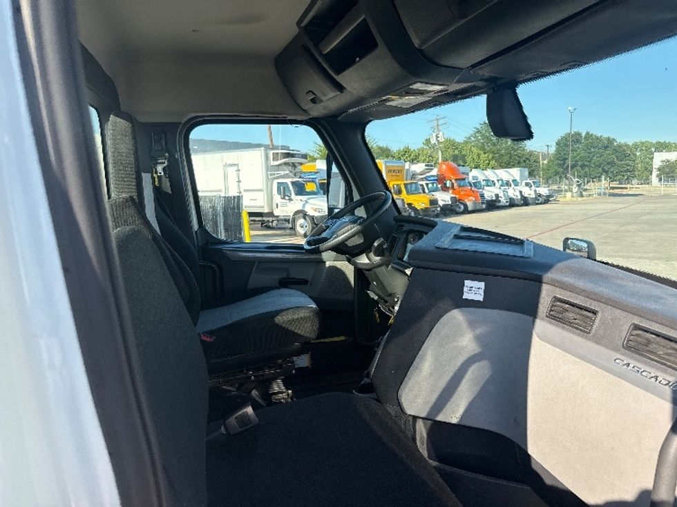 Day Cab Tractor-Heavy Duty Tractors-Freightliner-2019-T12642ST-Grand Prairie-TX-123,984\n\t\tmiles-$ 55,500 - Image 14