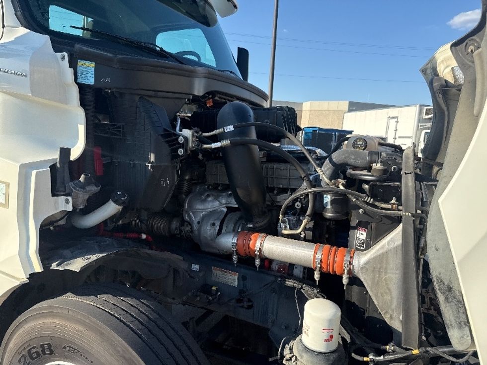 Day Cab Tractor-Heavy Duty Tractors-Freightliner-2019-T12642ST-Grand Prairie-TX-123,984\n\t\tmiles-$ 55,500 - Image 15