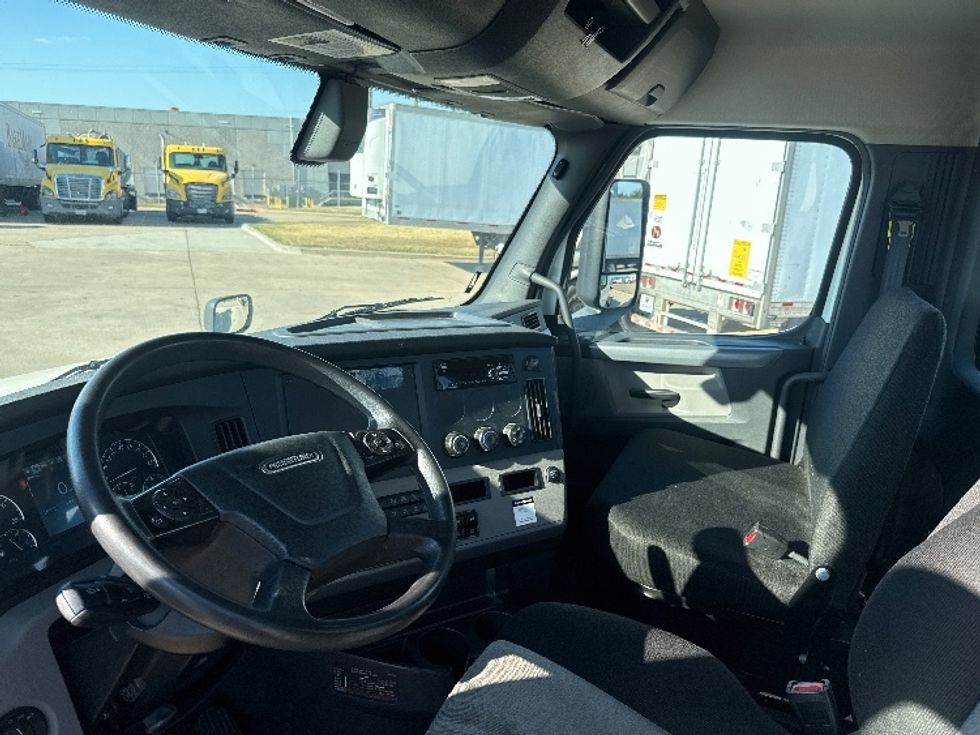 Day Cab Tractor-Heavy Duty Tractors-Freightliner-2019-T12642ST-Grand Prairie-TX-214,172\n\t\tmiles-$ 50,500 - Image 10