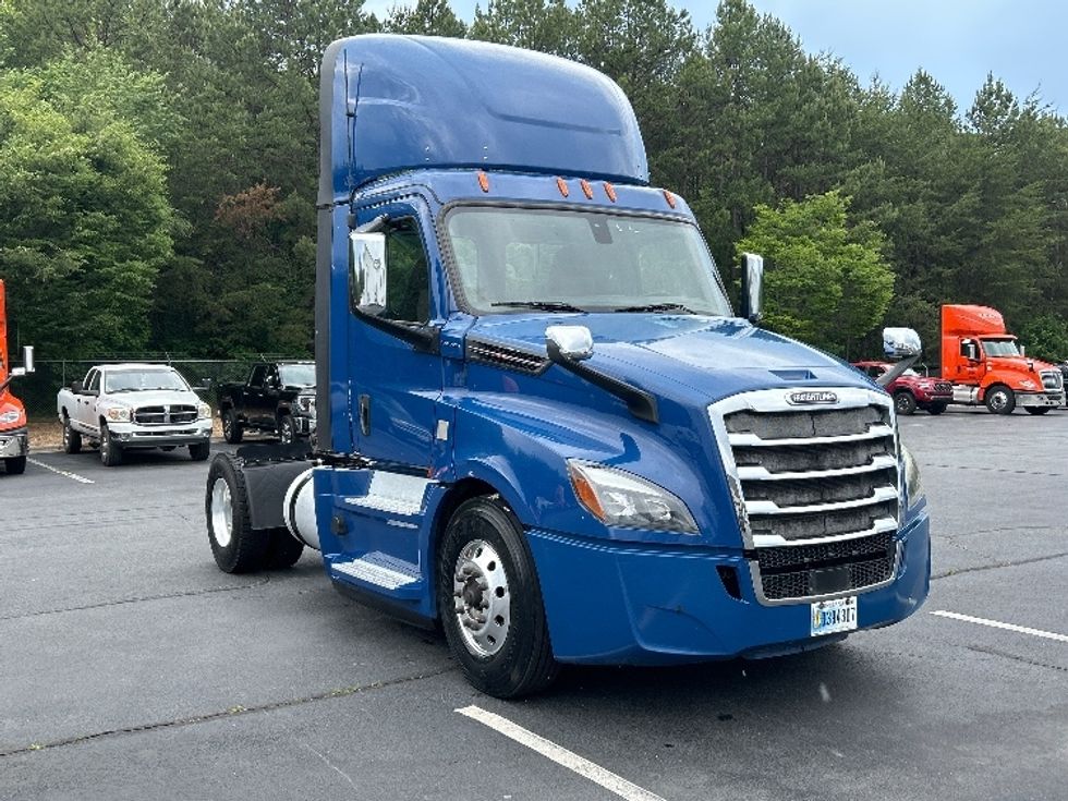Day Cab Tractor-Heavy Duty Tractors-Freightliner-2019-T12642ST-Greensboro-NC-212,556\n\t\tmiles-$ 43,750 - Image 1