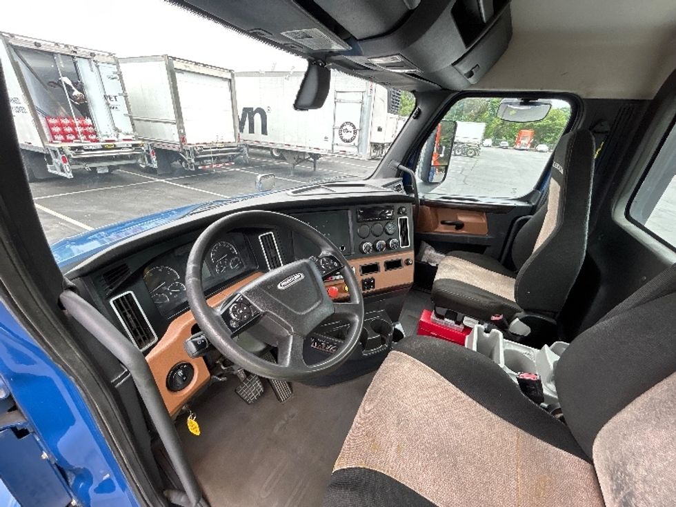 Day Cab Tractor-Heavy Duty Tractors-Freightliner-2019-T12642ST-Greensboro-NC-212,556\n\t\tmiles-$ 43,750 - Image 10