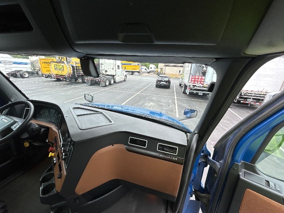 Day Cab Tractor-Heavy Duty Tractors-Freightliner-2019-T12642ST-Greensboro-NC-212,556\n\t\tmiles-$ 43,750 - Image 13