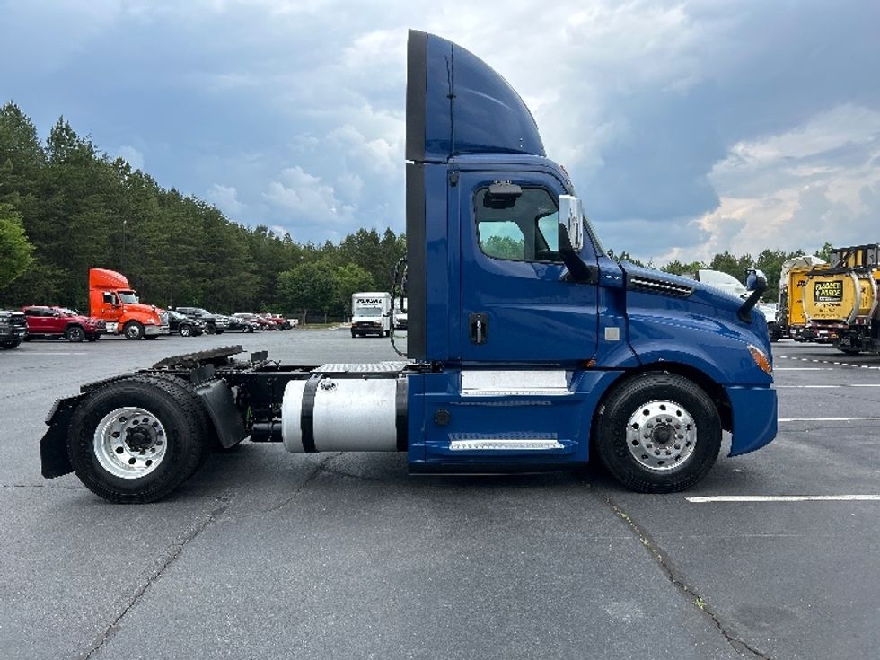 Day Cab Tractor-Heavy Duty Tractors-Freightliner-2019-T12642ST-Greensboro-NC-212,556\n\t\tmiles-$ 43,750 - Image 8