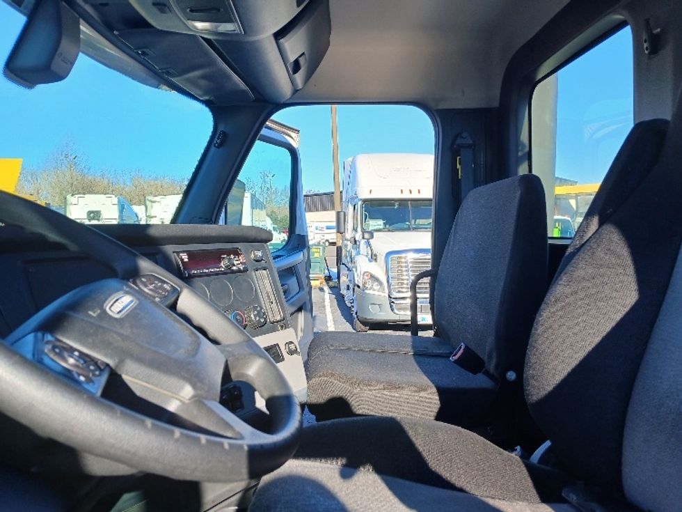 Day Cab Tractor-Heavy Duty Tractors-Freightliner-2019-T12642ST-Greensboro-NC-369,765\n\t\tmiles-$ 47,000 - Image 10