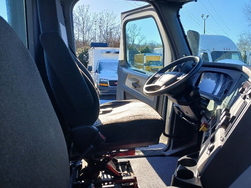 Day Cab Tractor-Heavy Duty Tractors-Freightliner-2019-T12642ST-Greensboro-NC-369,765\n\t\tmiles-$ 47,000 - Image 14