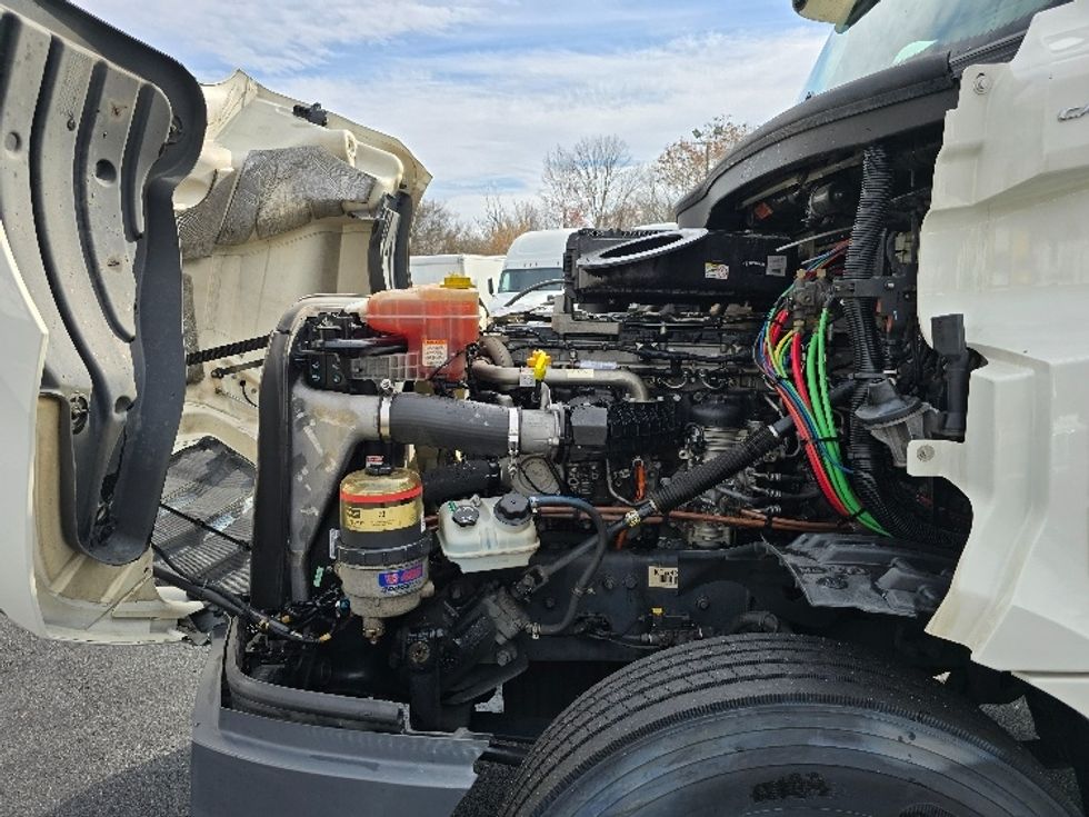 Day Cab Tractor-Heavy Duty Tractors-Freightliner-2019-T12642ST-Greensboro-NC-369,765\n\t\tmiles-$ 47,000 - Image 16