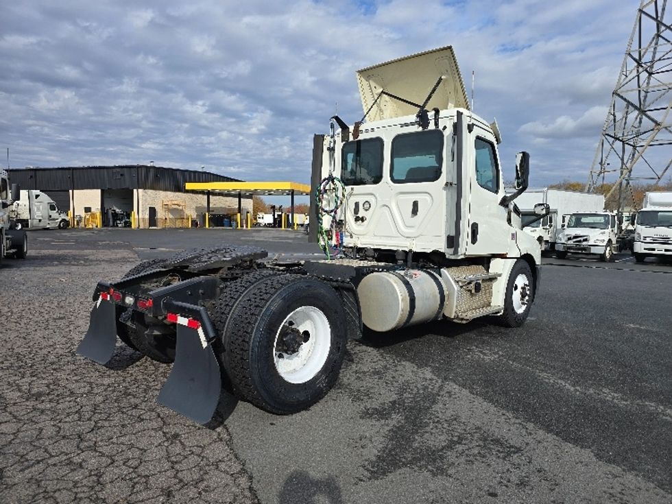 Day Cab Tractor-Heavy Duty Tractors-Freightliner-2019-T12642ST-Greensboro-NC-369,765\n\t\tmiles-$ 47,000 - Image 7