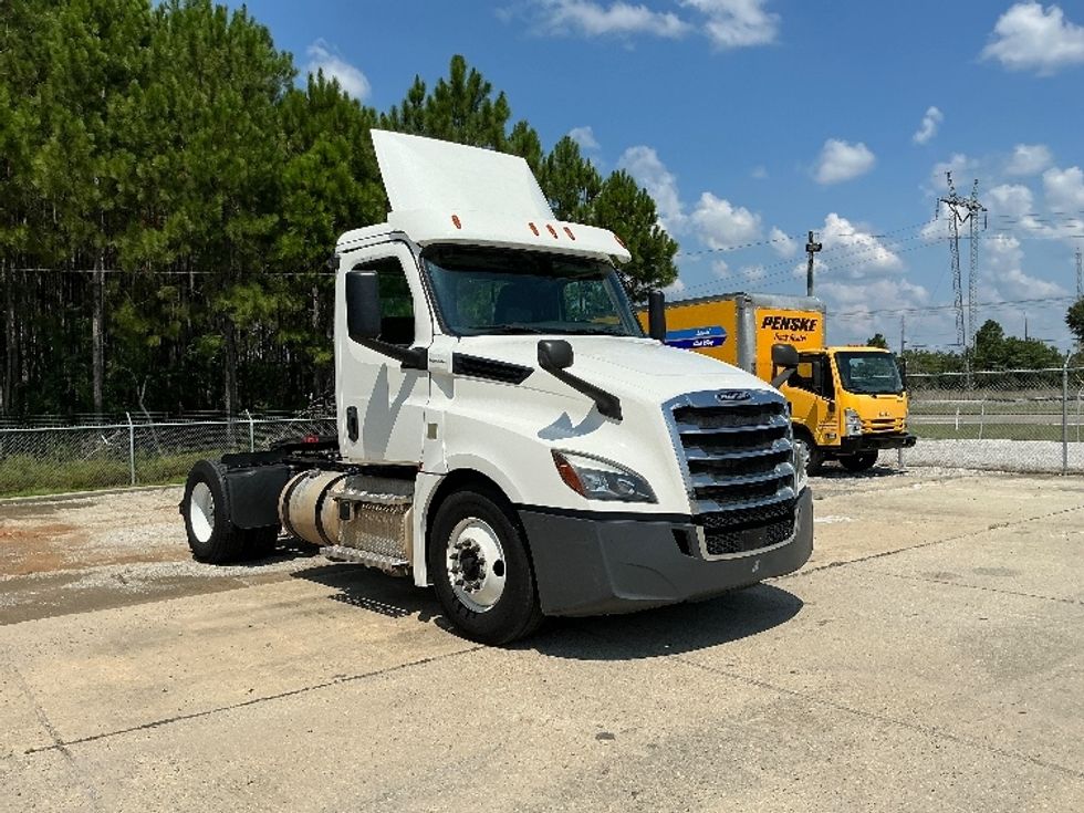 Day Cab Tractor-Heavy Duty Tractors-Freightliner-2019-T12642ST-Gulfport-MS-190,745\n\t\tmiles-$ 52,000 - Image 1