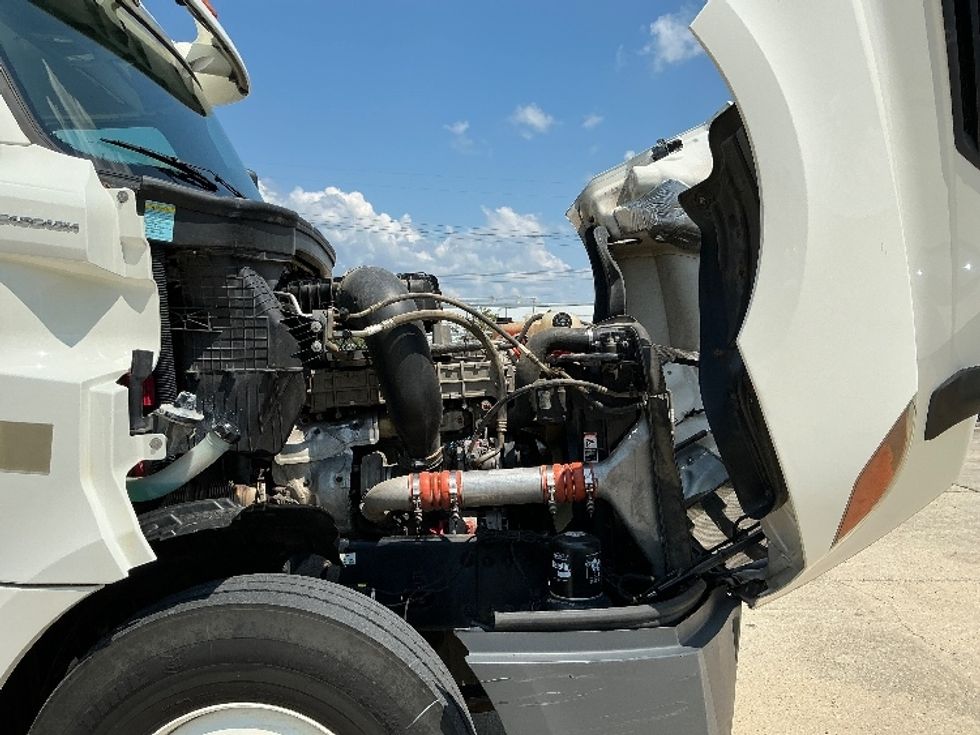 Day Cab Tractor-Heavy Duty Tractors-Freightliner-2019-T12642ST-Gulfport-MS-190,745\n\t\tmiles-$ 52,000 - Image 15