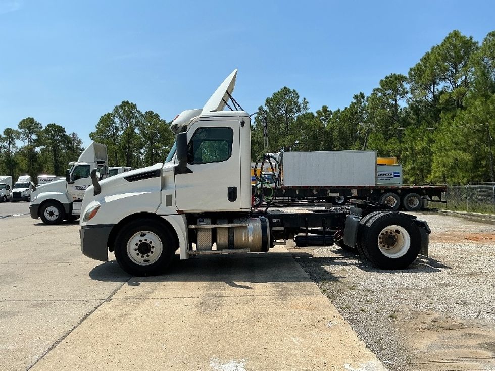 Day Cab Tractor-Heavy Duty Tractors-Freightliner-2019-T12642ST-Gulfport-MS-190,745\n\t\tmiles-$ 52,000 - Image 4