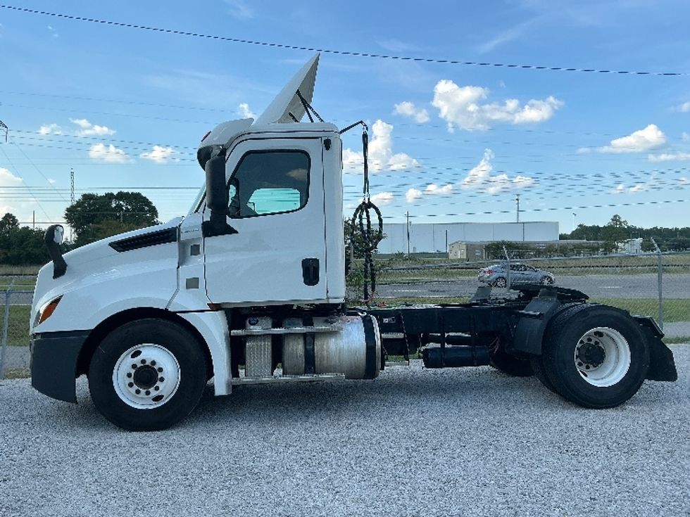 Day Cab Tractor-Heavy Duty Tractors-Freightliner-2019-T12642ST-Gulfport-MS-232,550\n\t\tmiles-$ 49,500 - Image 4