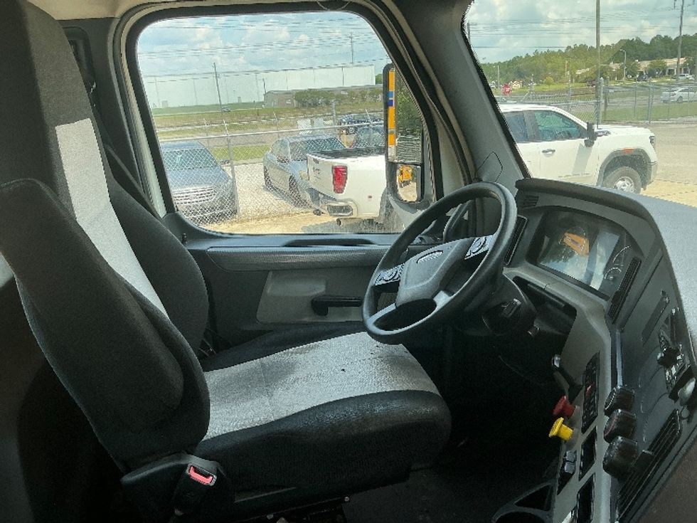 Day Cab Tractor-Heavy Duty Tractors-Freightliner-2019-T12642ST-Gulfport-MS-258,807\n\t\tmiles-$ 48,250 - Image 14