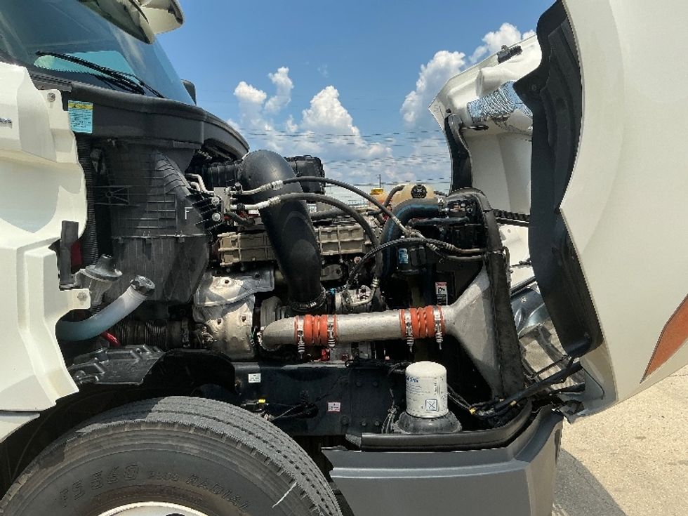 Day Cab Tractor-Heavy Duty Tractors-Freightliner-2019-T12642ST-Gulfport-MS-258,807\n\t\tmiles-$ 48,250 - Image 15