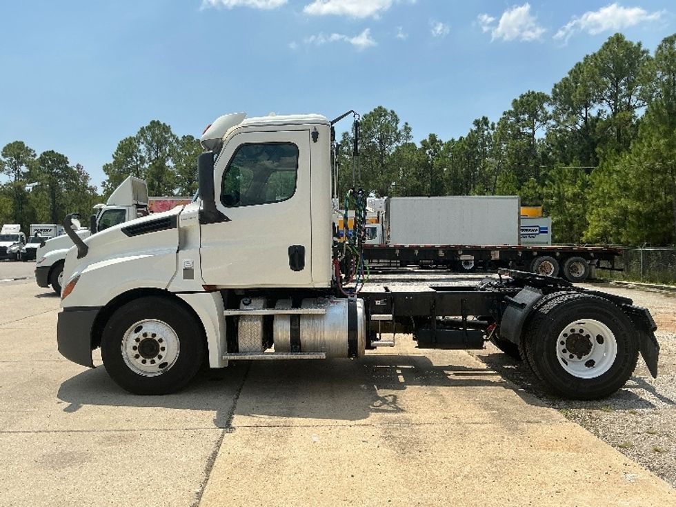 Day Cab Tractor-Heavy Duty Tractors-Freightliner-2019-T12642ST-Gulfport-MS-258,807\n\t\tmiles-$ 48,250 - Image 4