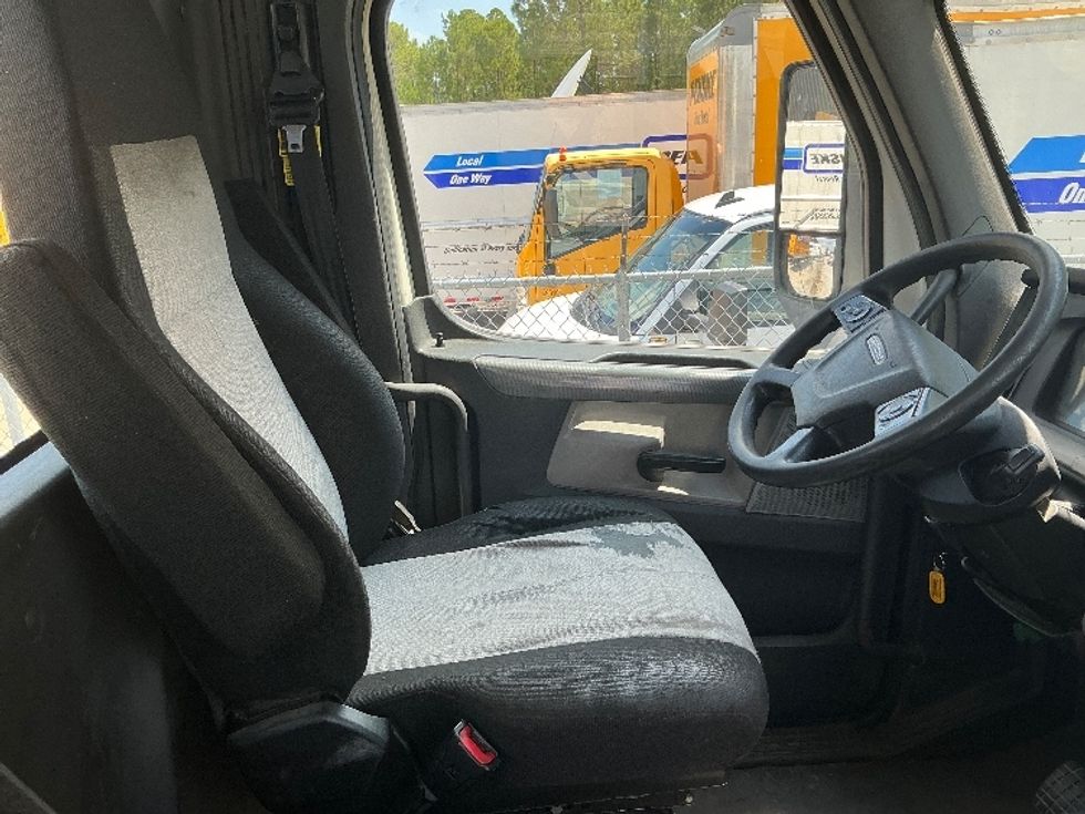 Day Cab Tractor-Heavy Duty Tractors-Freightliner-2019-T12642ST-Gulfport-MS-273,867\n\t\tmiles-$ 47,250 - Image 14