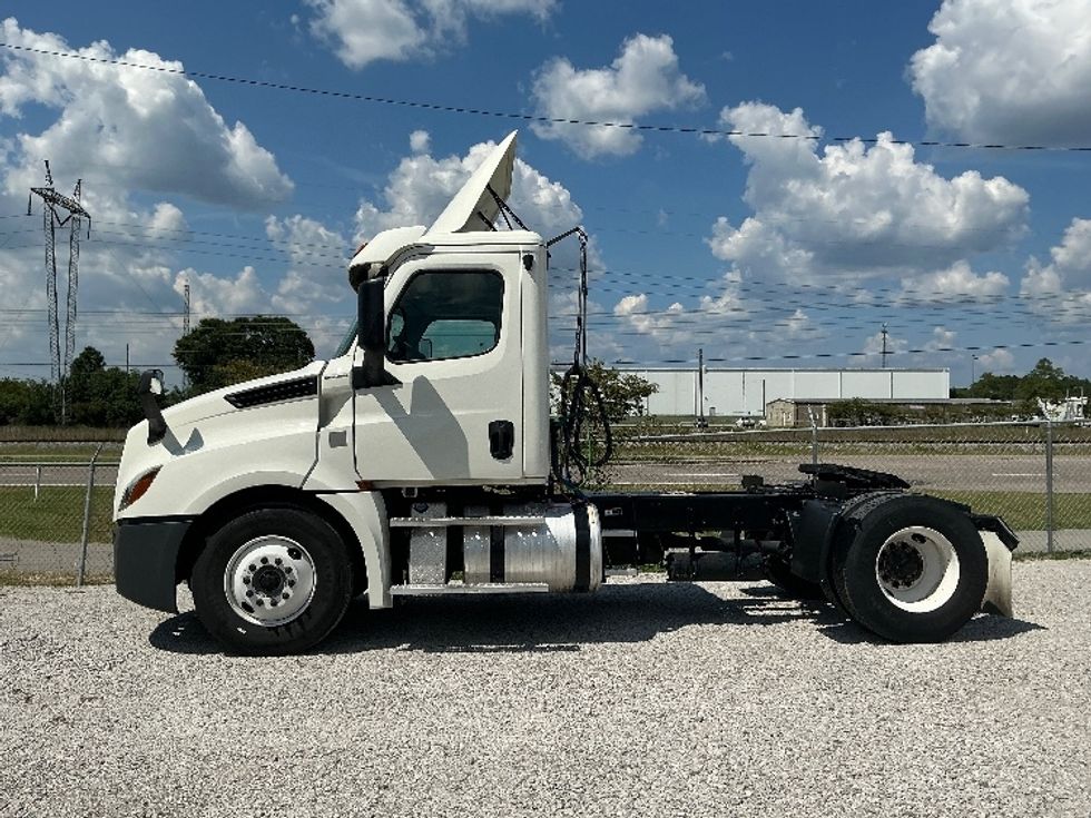 Day Cab Tractor-Heavy Duty Tractors-Freightliner-2019-T12642ST-Gulfport-MS-273,867\n\t\tmiles-$ 47,250 - Image 4