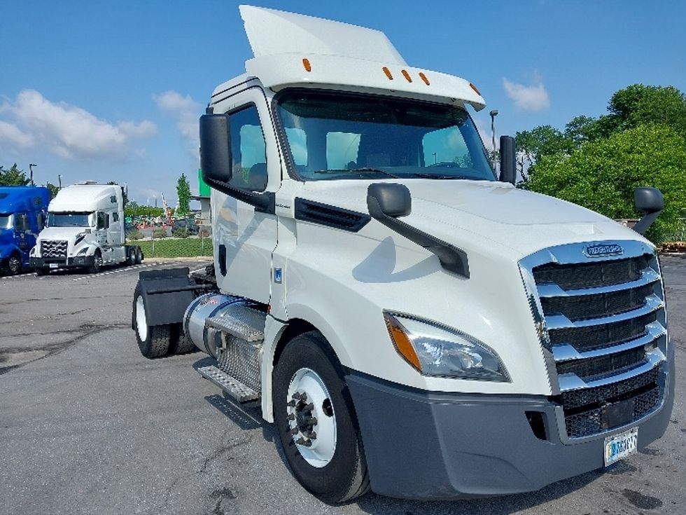 Day Cab Tractor-Heavy Duty Tractors-Freightliner-2019-T12642ST-Hagerstown-MD-553,286\n\t\tmiles-$ 27,250 - Image 1