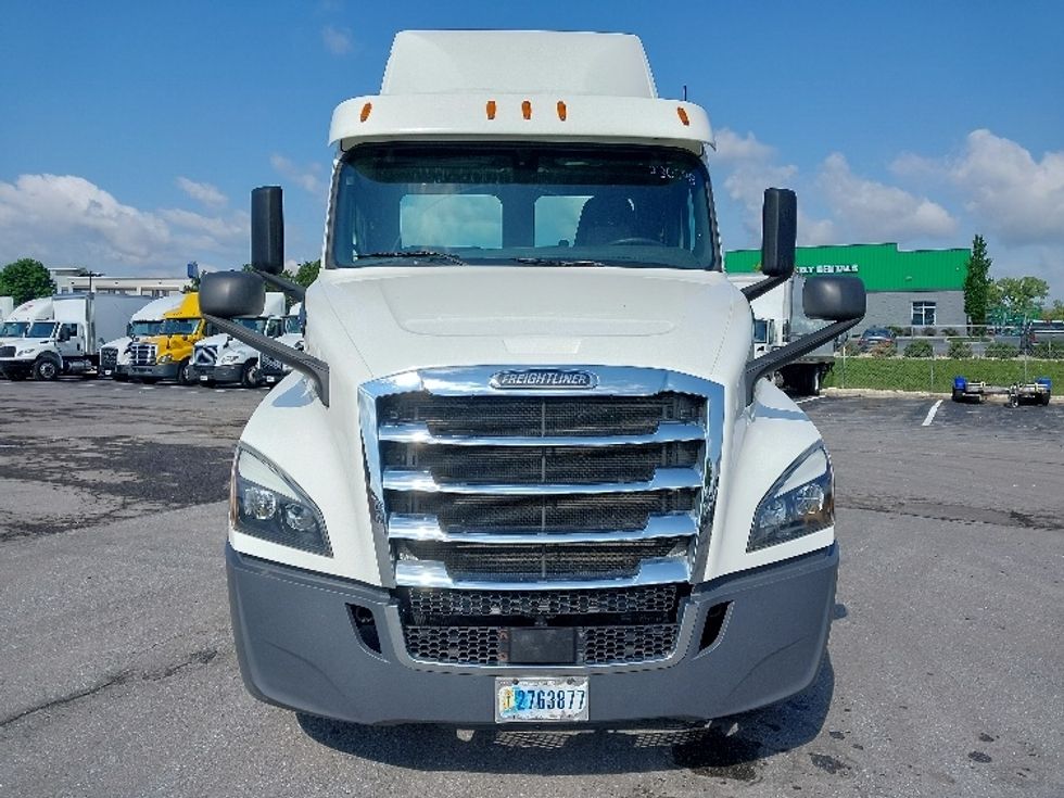 Day Cab Tractor-Heavy Duty Tractors-Freightliner-2019-T12642ST-Hagerstown-MD-553,286\n\t\tmiles-$ 27,250 - Image 2