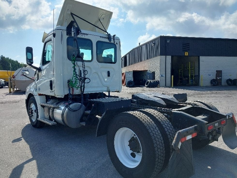 Day Cab Tractor-Heavy Duty Tractors-Freightliner-2019-T12642ST-Hagerstown-MD-553,286\n\t\tmiles-$ 27,250 - Image 5