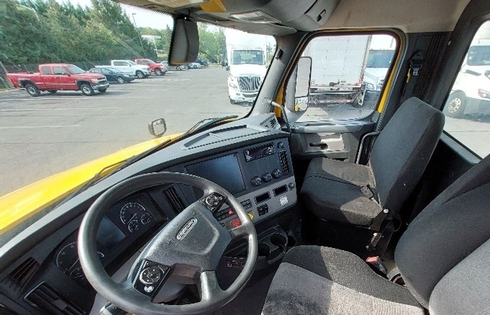 Day Cab Tractor-Heavy Duty Tractors-Freightliner-2019-T12642ST-Hagerstown-MD-727,283\n\t\tmiles-$ 22,500 - Image 10