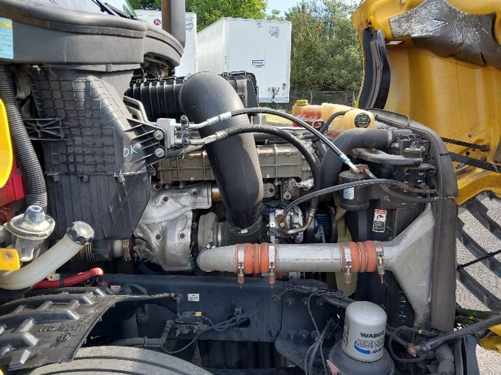 Day Cab Tractor-Heavy Duty Tractors-Freightliner-2019-T12642ST-Hagerstown-MD-727,283\n\t\tmiles-$ 22,500 - Image 15