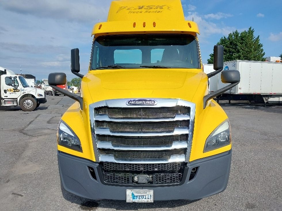 Day Cab Tractor-Heavy Duty Tractors-Freightliner-2019-T12642ST-Hagerstown-MD-727,283\n\t\tmiles-$ 22,500 - Image 2