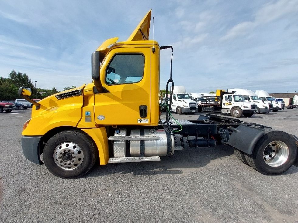 Day Cab Tractor-Heavy Duty Tractors-Freightliner-2019-T12642ST-Hagerstown-MD-727,283\n\t\tmiles-$ 22,500 - Image 4
