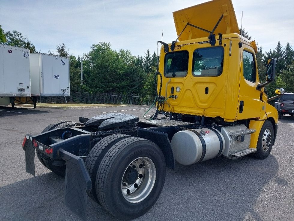 Day Cab Tractor-Heavy Duty Tractors-Freightliner-2019-T12642ST-Hagerstown-MD-727,283\n\t\tmiles-$ 22,500 - Image 7