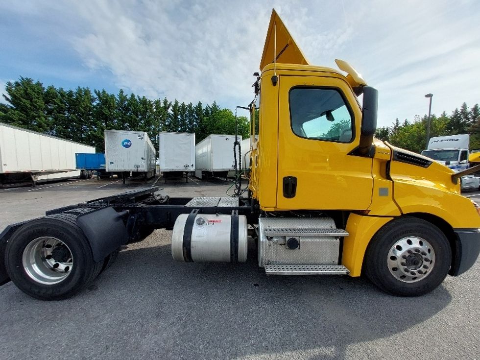 Day Cab Tractor-Heavy Duty Tractors-Freightliner-2019-T12642ST-Hagerstown-MD-727,283\n\t\tmiles-$ 22,500 - Image 8