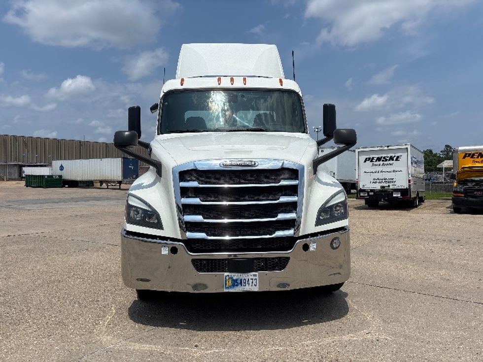 Day Cab Tractor-Heavy Duty Tractors-Freightliner-2019-T12642ST-Hammond-LA-377,654\n\t\tmiles-$ 35,750 - Image 2