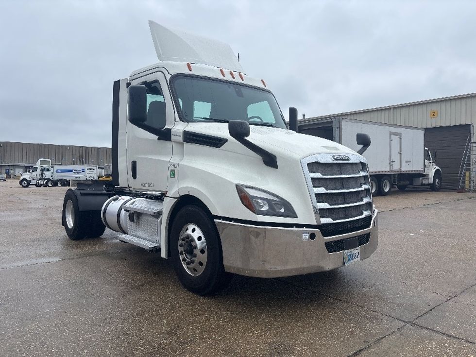 Day Cab Tractor-Heavy Duty Tractors-Freightliner-2019-T12642ST-Hammond-LA-408,546\n\t\tmiles-$ 31,250 - Image 1